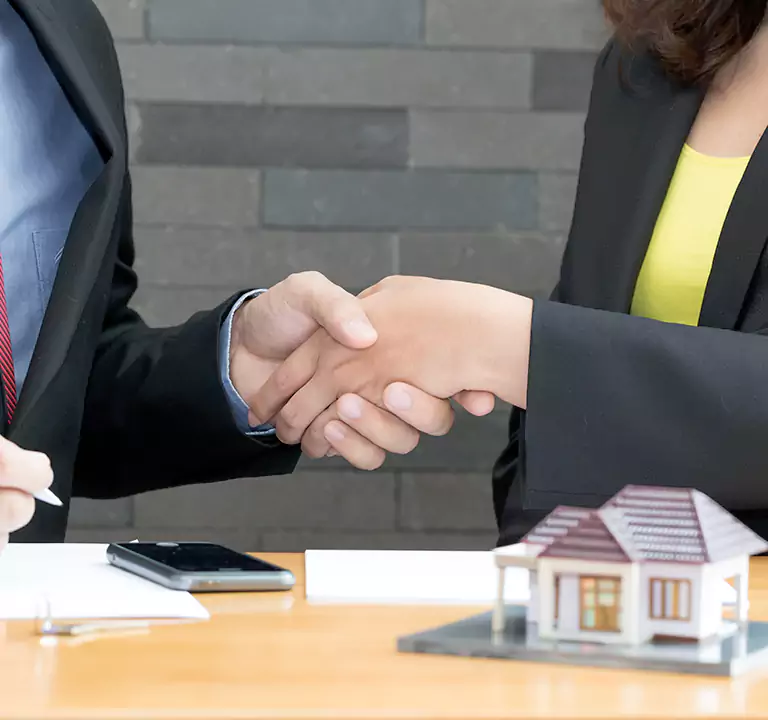 Why Sell to Us Instead of Letting the Home Go to Auction in Lake Ronkonkoma, NY?